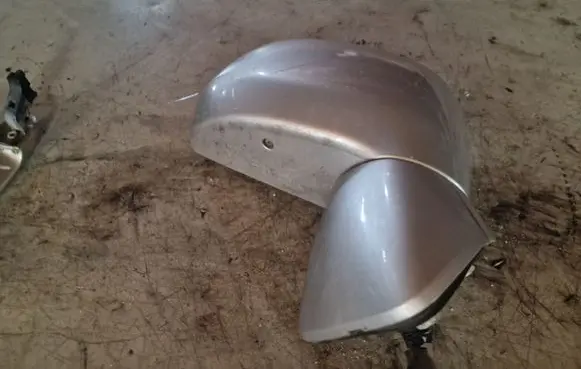 Nissan Tiida C11 Front door electric wing mirror