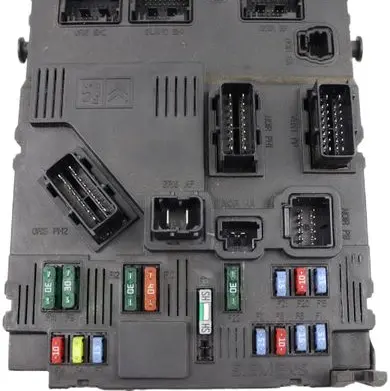 Peugeot 206 Fuse module S118085220D 9652474780 BSIE0200