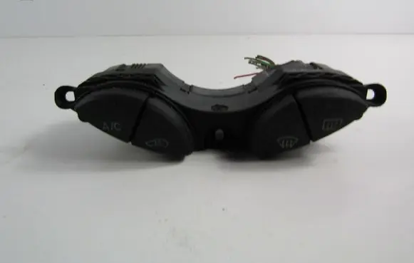 Ford Focus Air conditioning (A/C) switch 98AG19A945CH