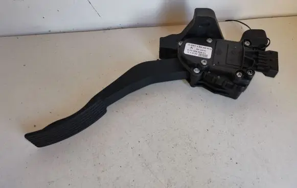 Mitsubishi Colt Accelerator throttle pedal A4543000204