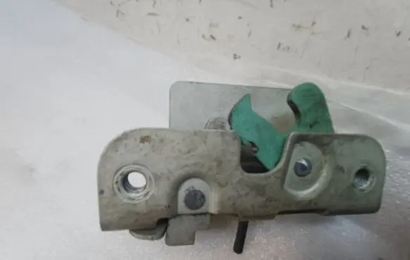 Ford Ranger IV Tailgate lock latch 