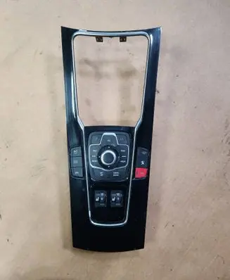 Peugeot 508 Central console control unit 