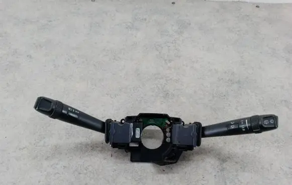 Volvo XC90 Wiper turn signal indicator stalk/switch 30710947
