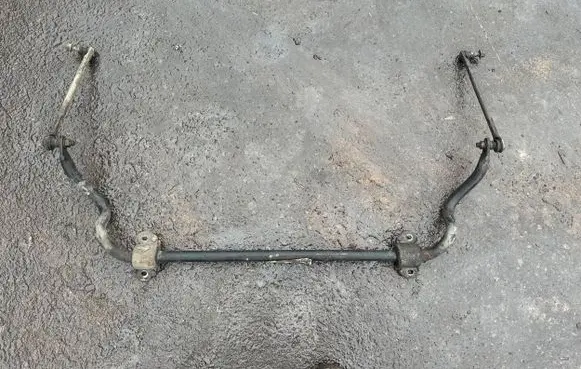 Mercedes-Benz C W204 Front anti-roll bar/sway bar A2043230665
