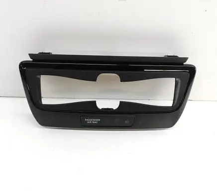 Nissan Leaf II (ZE1) Other interior part 275705SH1B 682U35SH1B