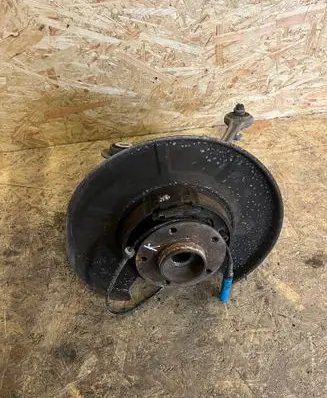 BMW 5 E60 E61 Rear wheel hub