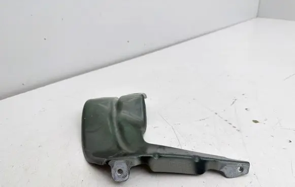 Audi Q2 - Fender mounting bracket 81A821135 161904S