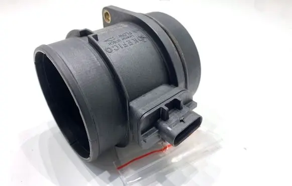 Hyundai ix35 Mass air flow meter 9021050001