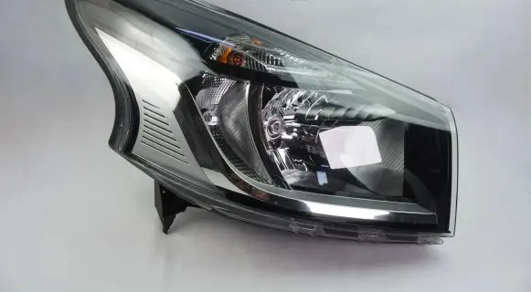 Renault Trafic III (X82) Headlight/headlamp 260105469R