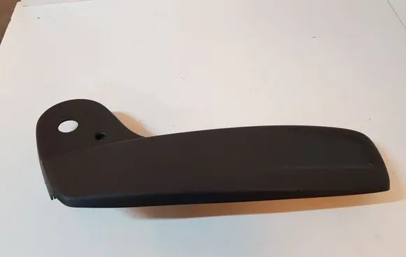 Dodge Challenger Seat trim L0240774 T9570