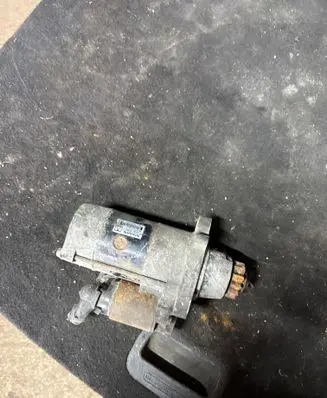Nissan X-Trail T30 Starter motor 233008H801