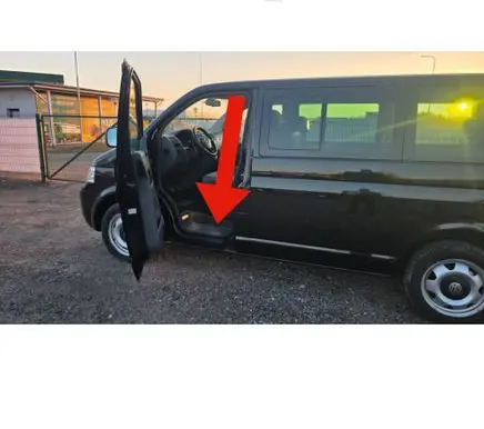 Volkswagen Multivan T5 Front sill trim cover 7H5863735B 071369 200547335558