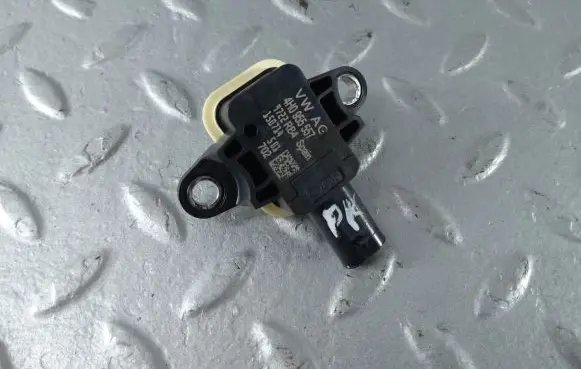 Audi A8 S8 D4 4H Airbag deployment crash/impact sensor 4H0955557