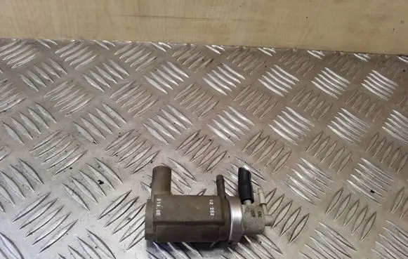 Audi A6 S6 C5 4B Turbo solenoid valve