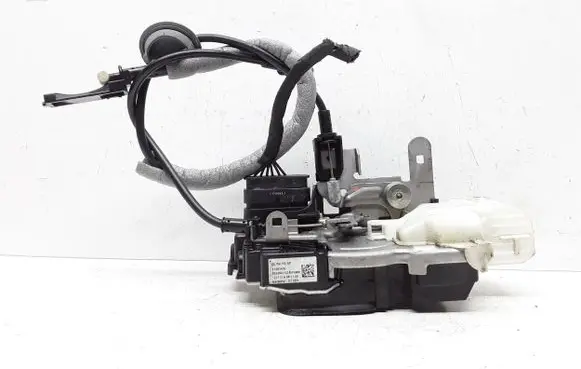 Volvo V40 Front door lock 31301426