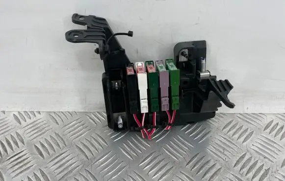 Mercedes-Benz GL X166 Fuse module A1665409315 33231124 YRP1046215