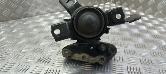 Toyota Avensis T270 Engine mount bracket