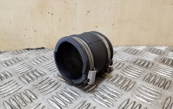 Volvo XC70 Intercooler hose/pipe 6896534