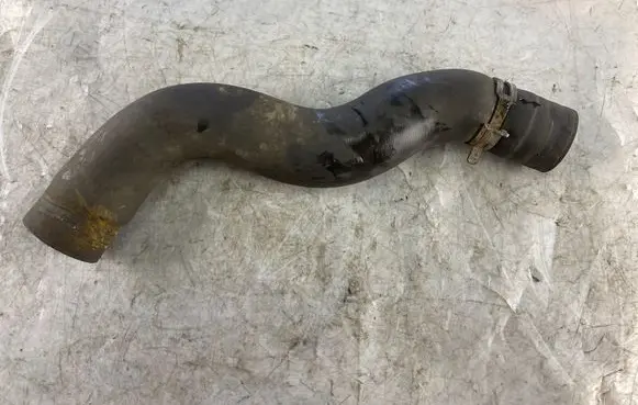 Engine coolant pipe/hose