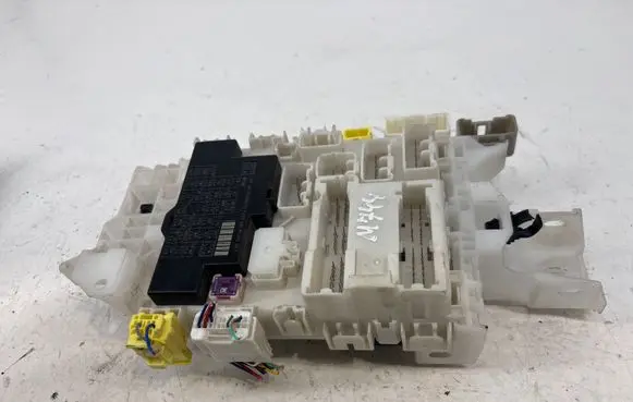 Suzuki Vitara (LY) Fuse module AA1A4881 151013 AA1A03DP1