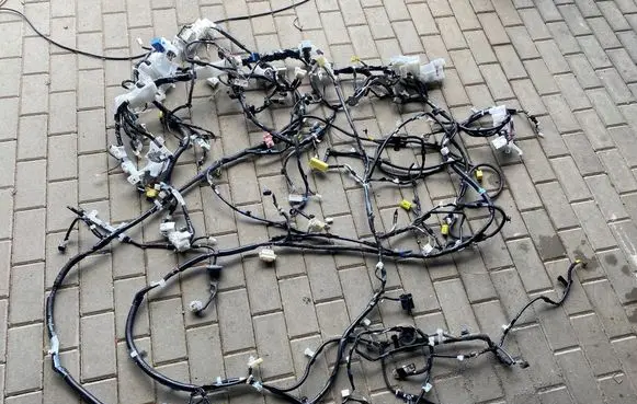 Toyota Prius+ (ZVW40) Wiring harness 8216147Y40 821414E790
