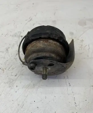Volvo S60 Engine mount bracket 30666175