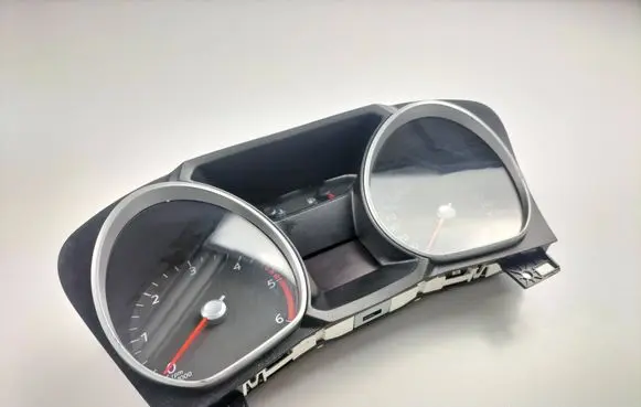 Speedometer (instrument cluster)