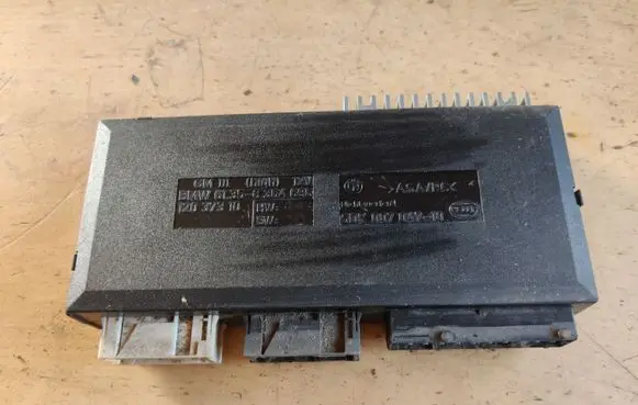 BMW 5 E39 Comfort/convenience module 61358364696 8364696