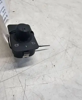 Wing mirror switch