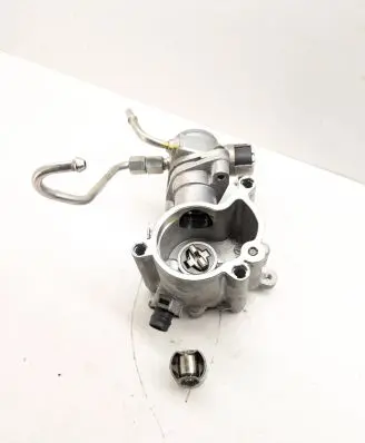 Volvo XC90 Fuel injection high pressure pump 31480558