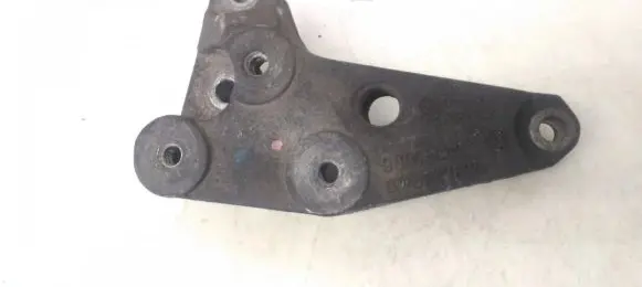 Opel Astra G Engine mounting bracket 90575142 0047620