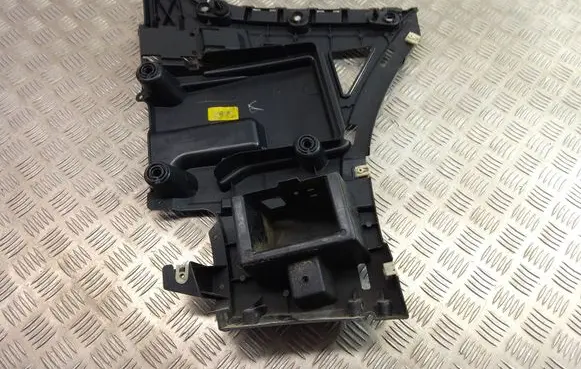 BMW X3 G01 Bumper support mounting bracket corner 7400667