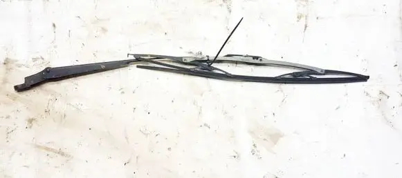 Volkswagen PASSAT B3 Front wiper blade arm 357955410