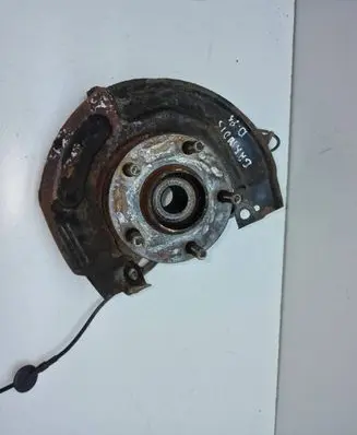 Mitsubishi Grandis Front wheel hub 