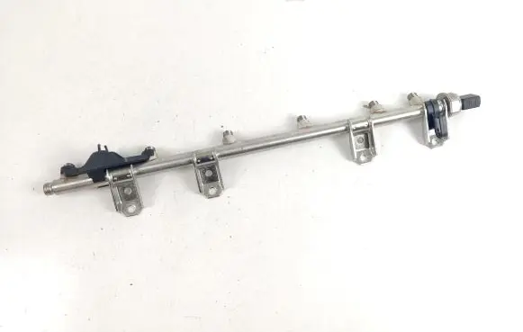BMW 5 E60 E61 Fuel main line pipe 7535897 7537319