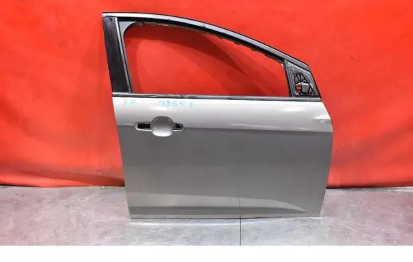 Ford Focus Front door