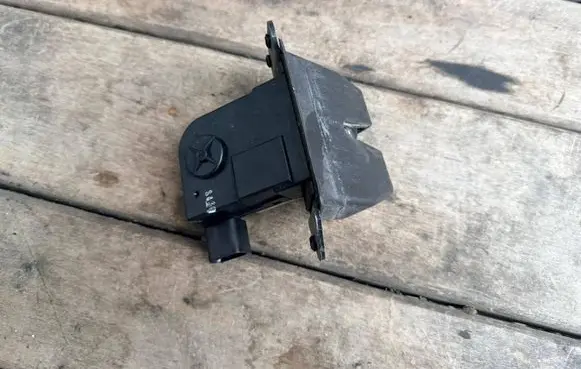 Hyundai i40 Tailgate/trunk/boot lock/catch/latch 812303Z000