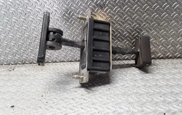 Mercedes-Benz C W203 Front door check strap stopper