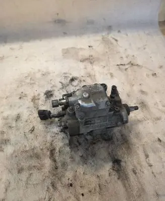 Volkswagen PASSAT B4 Fuel injection high pressure pump 0460404970