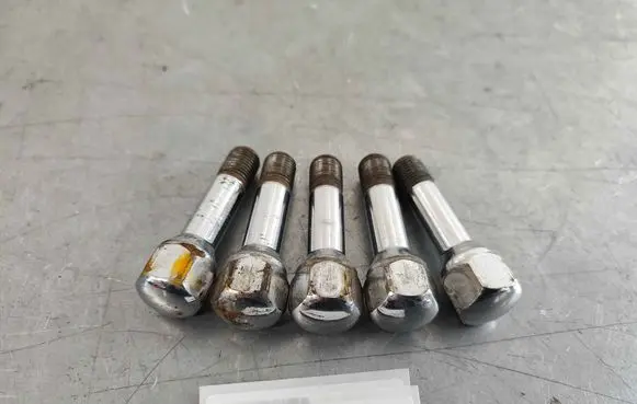 Maserati Quattroporte Nuts/bolts 247702