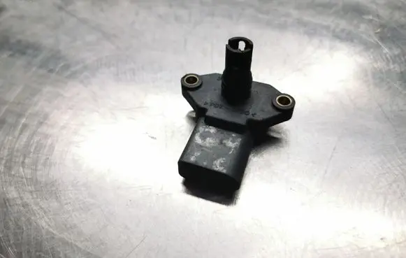 Volkswagen Golf IV Air pressure sensor 036906051