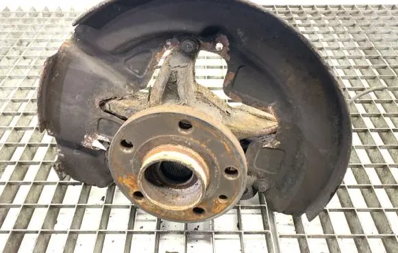 Volvo V70 Front wheel hub spindle knuckle 
