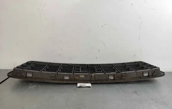 Volvo XC90 Front bumper upper radiator grill 30695512