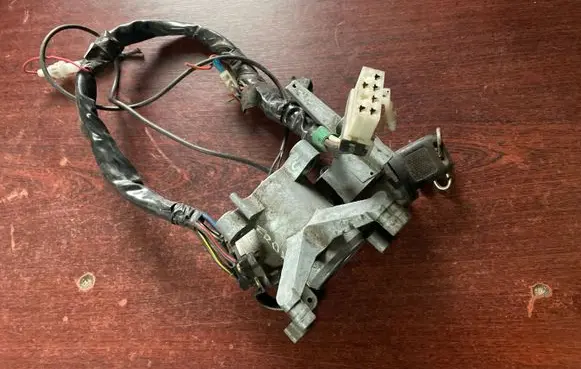 Opel Frontera B Ignition lock 337576