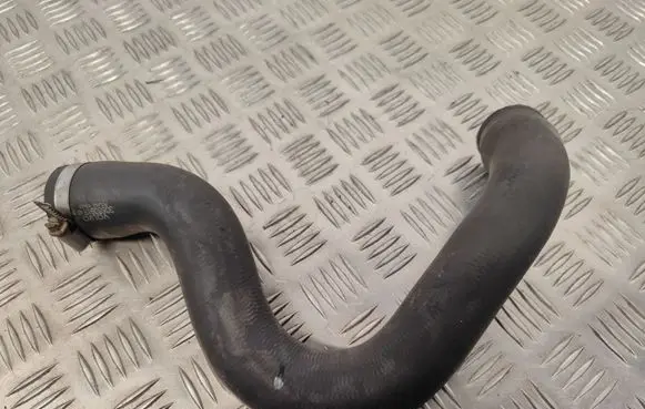 Volvo V70 Engine coolant pipe/hose 30680912