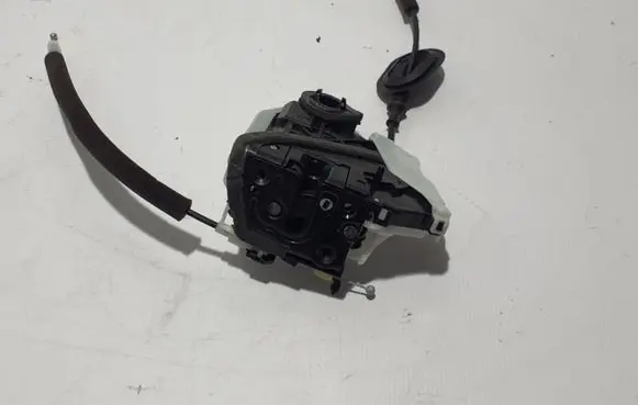 Renault Arkana Rear door lock 825035824R