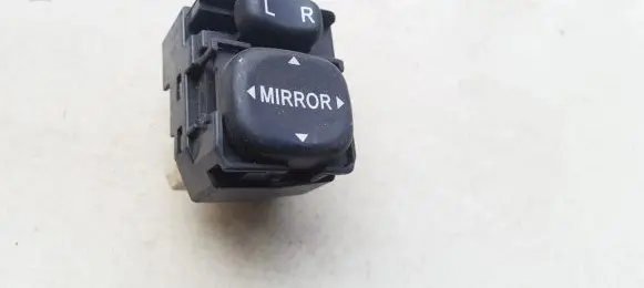 Toyota Yaris Wing mirror switch 183574