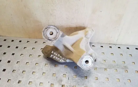 Honda CR-V Steering rack mounting bracket 