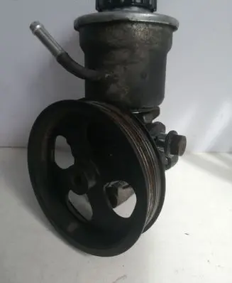 Toyota Avensis T250 Power steering pump