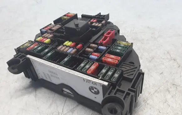 BMW 5 F10 F11 Fuse module 9252813